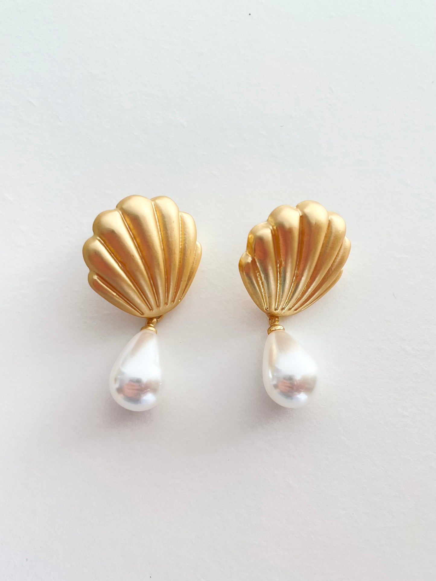 Shell Pearl Drop Earrings